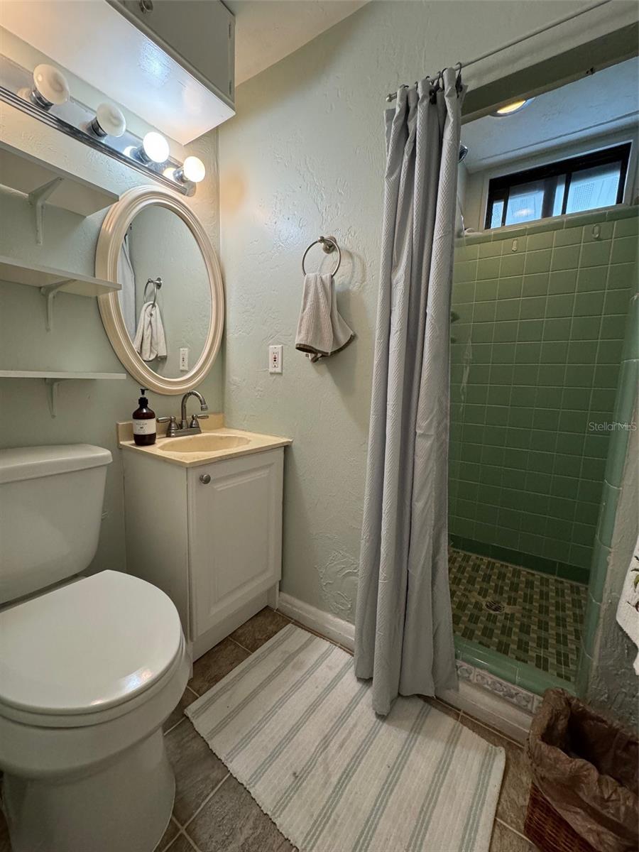 Image 9 of 13 For 907 Central Avenue