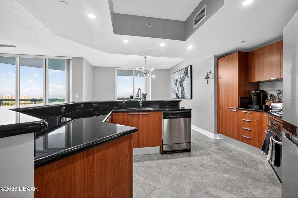 Image 12 of 56 For 231 Riverside Drive 1002-1