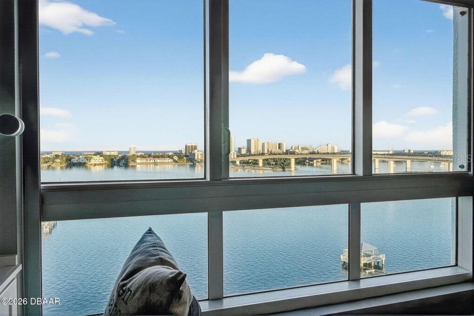 Image 20 of 56 For 231 Riverside Drive 1002-1