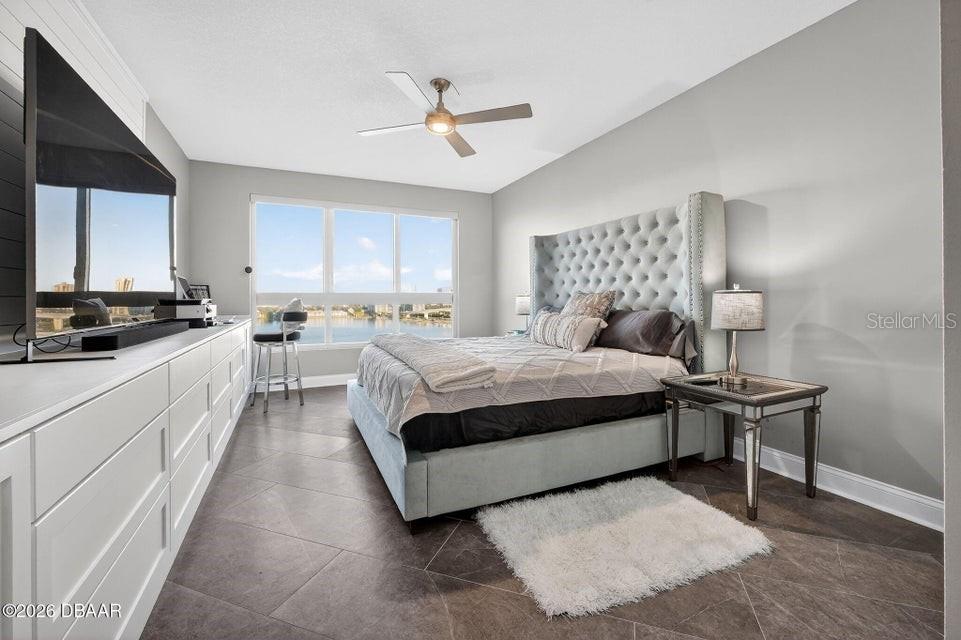 Image 21 of 56 For 231 Riverside Drive 1002-1