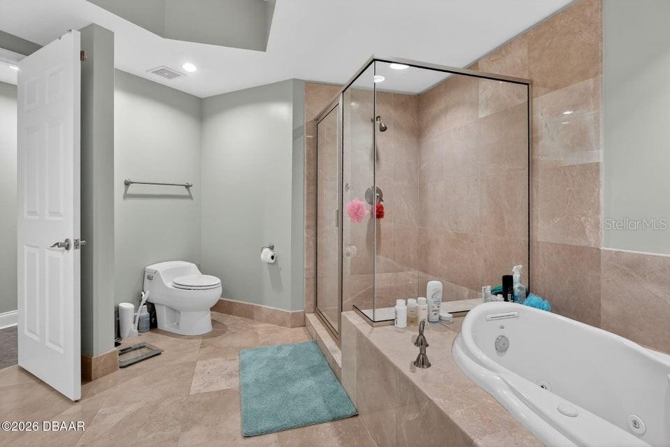 Image 23 of 56 For 231 Riverside Drive 1002-1