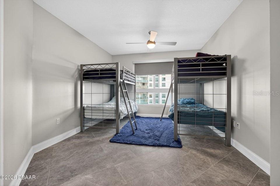 Image 25 of 56 For 231 Riverside Drive 1002-1