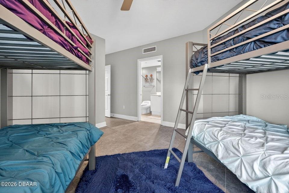 Image 26 of 56 For 231 Riverside Drive 1002-1