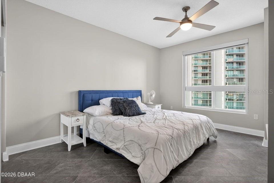 Image 28 of 56 For 231 Riverside Drive 1002-1