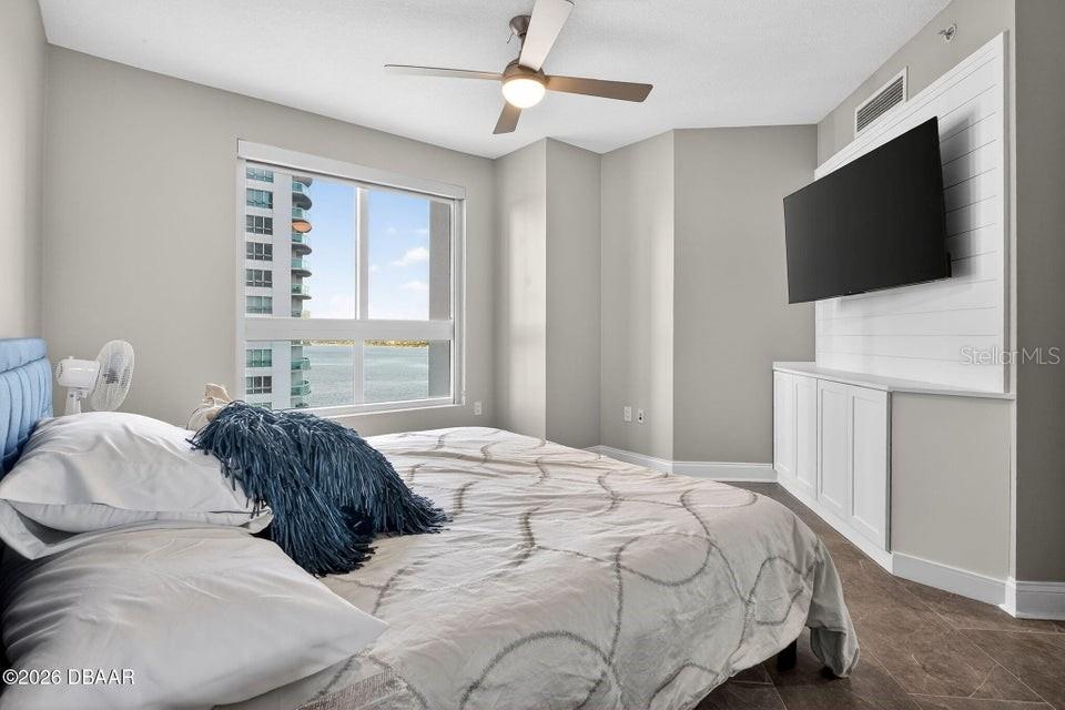 Image 30 of 56 For 231 Riverside Drive 1002-1