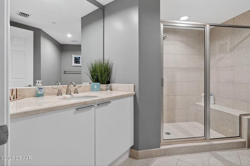 Image 31 of 56 For 231 Riverside Drive 1002-1