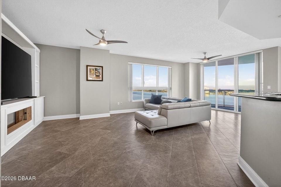 Image 34 of 56 For 231 Riverside Drive 1002-1