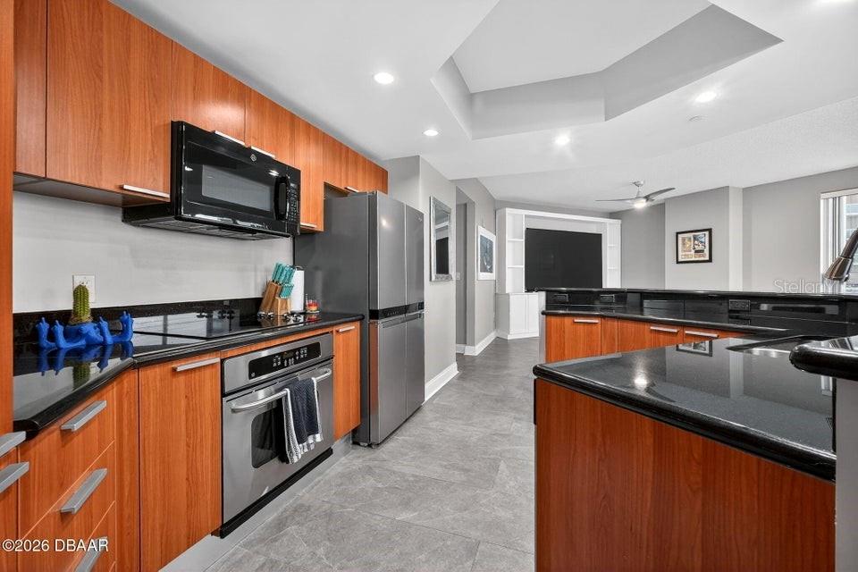 Image 9 of 56 For 231 Riverside Drive 1002-1