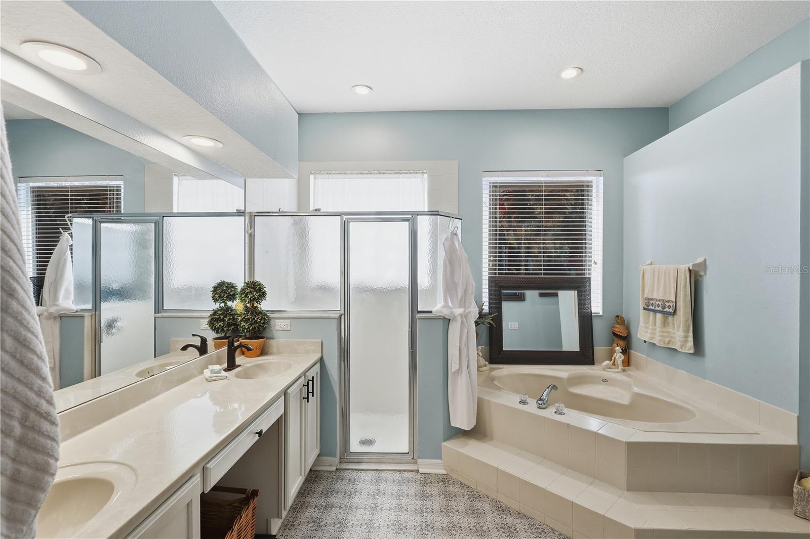 Image 26 of 52 For 39 Woodhollow Lane