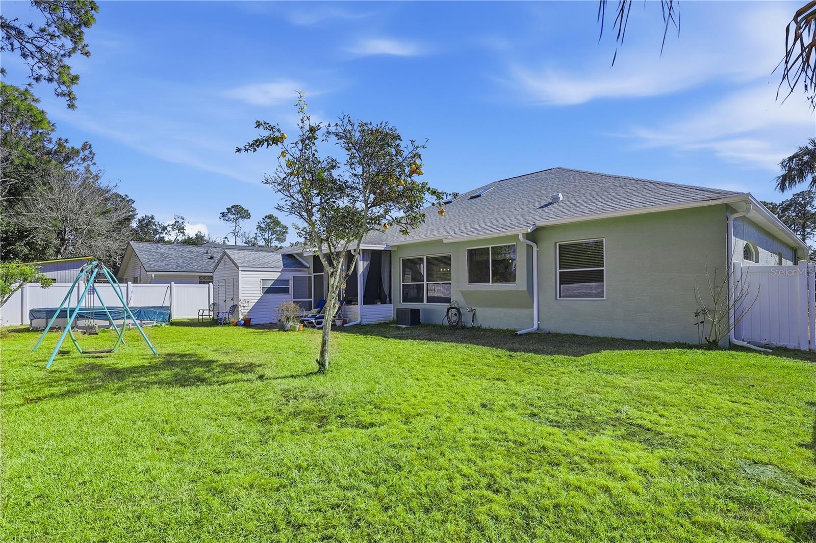 Image 4 of 52 For 39 Woodhollow Lane