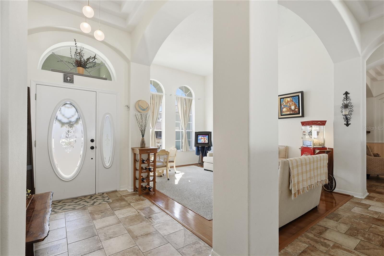 Image 5 of 52 For 39 Woodhollow Lane