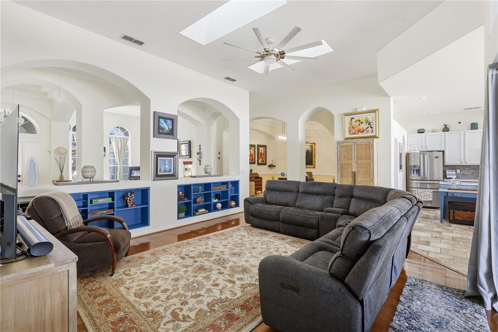 Image 9 of 52 For 39 Woodhollow Lane