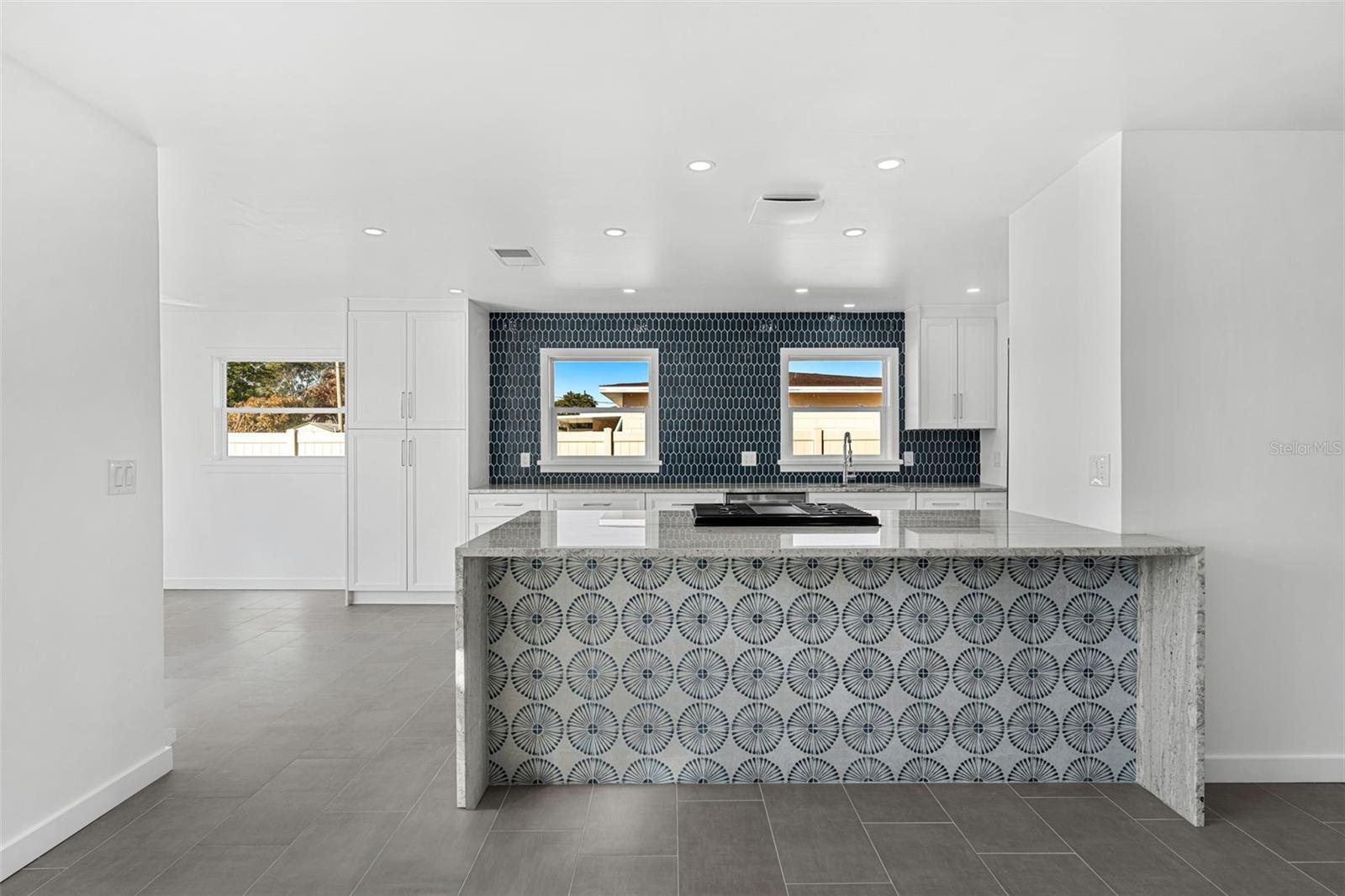 Image 10 of 38 For 235 Eyre Avenue