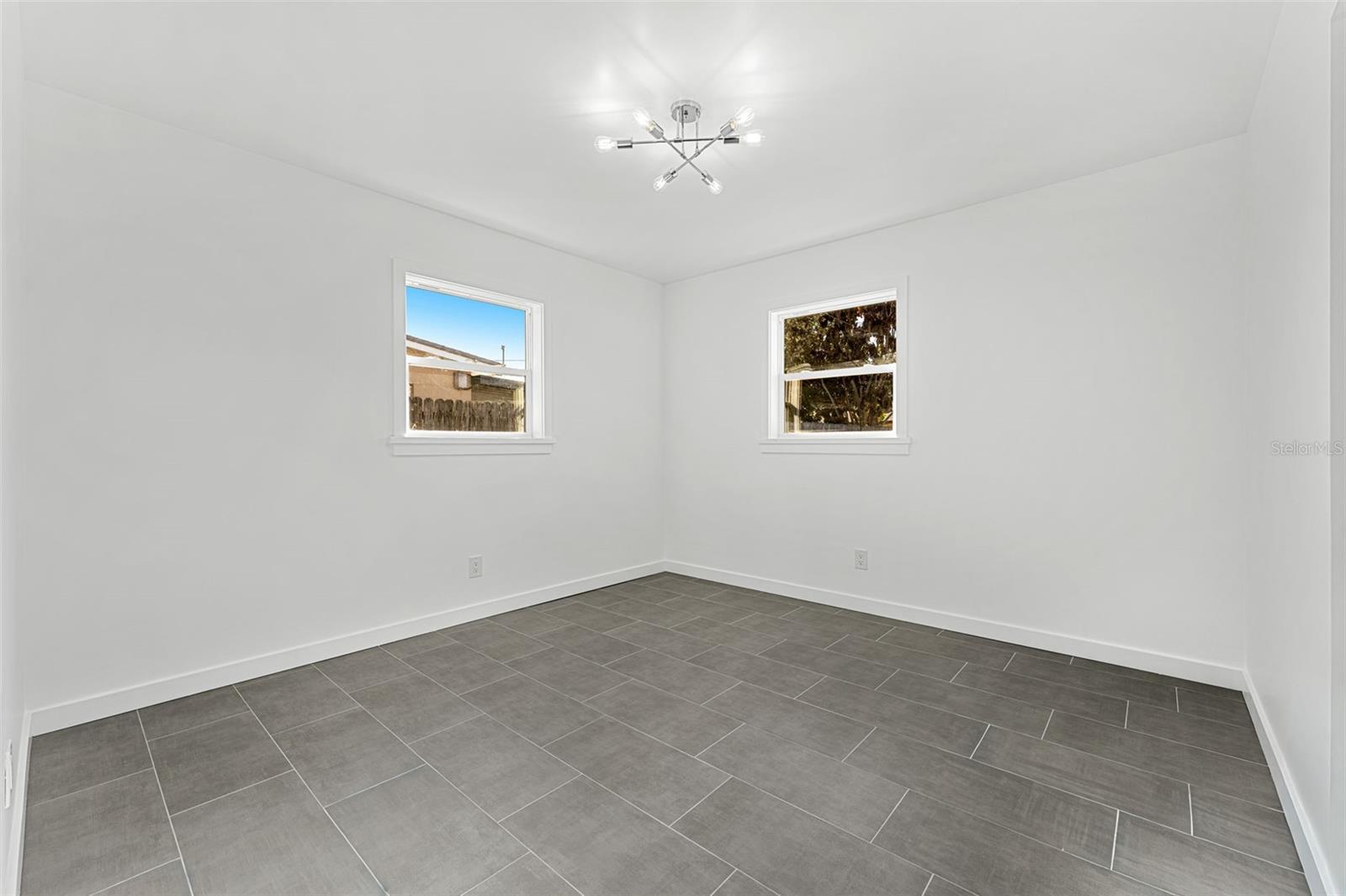 Image 19 of 38 For 235 Eyre Avenue