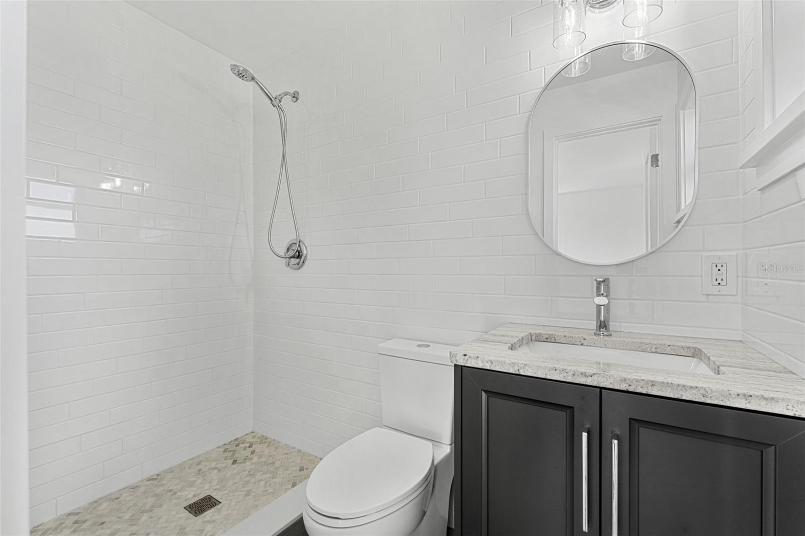 Image 22 of 38 For 235 Eyre Avenue