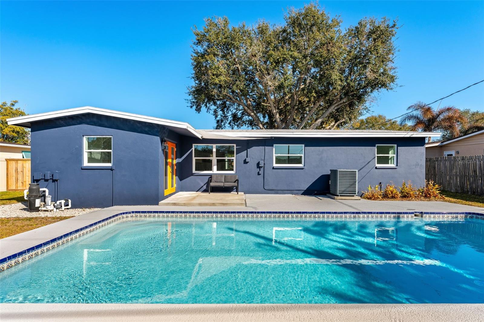 Image 27 of 38 For 235 Eyre Avenue