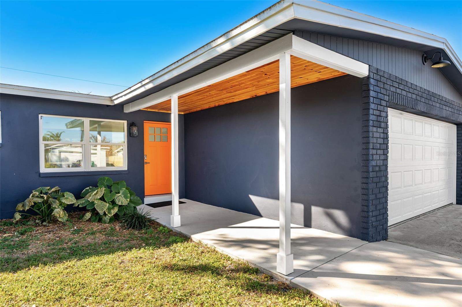 Image 4 of 38 For 235 Eyre Avenue