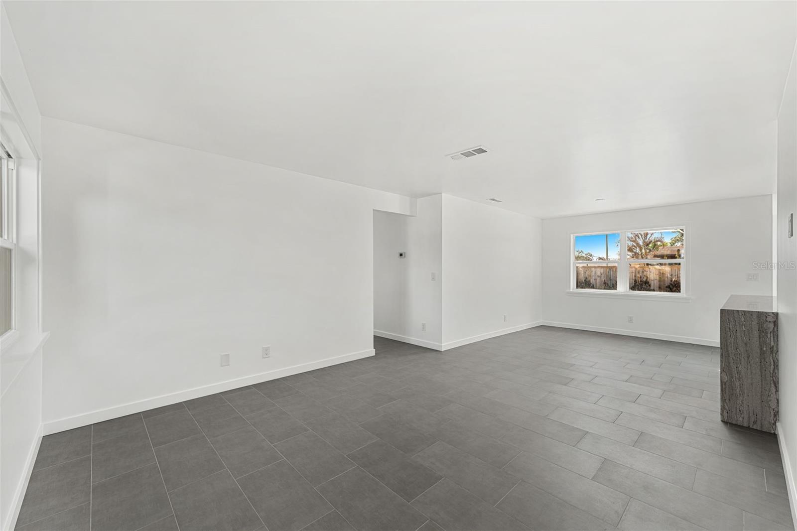 Image 6 of 38 For 235 Eyre Avenue