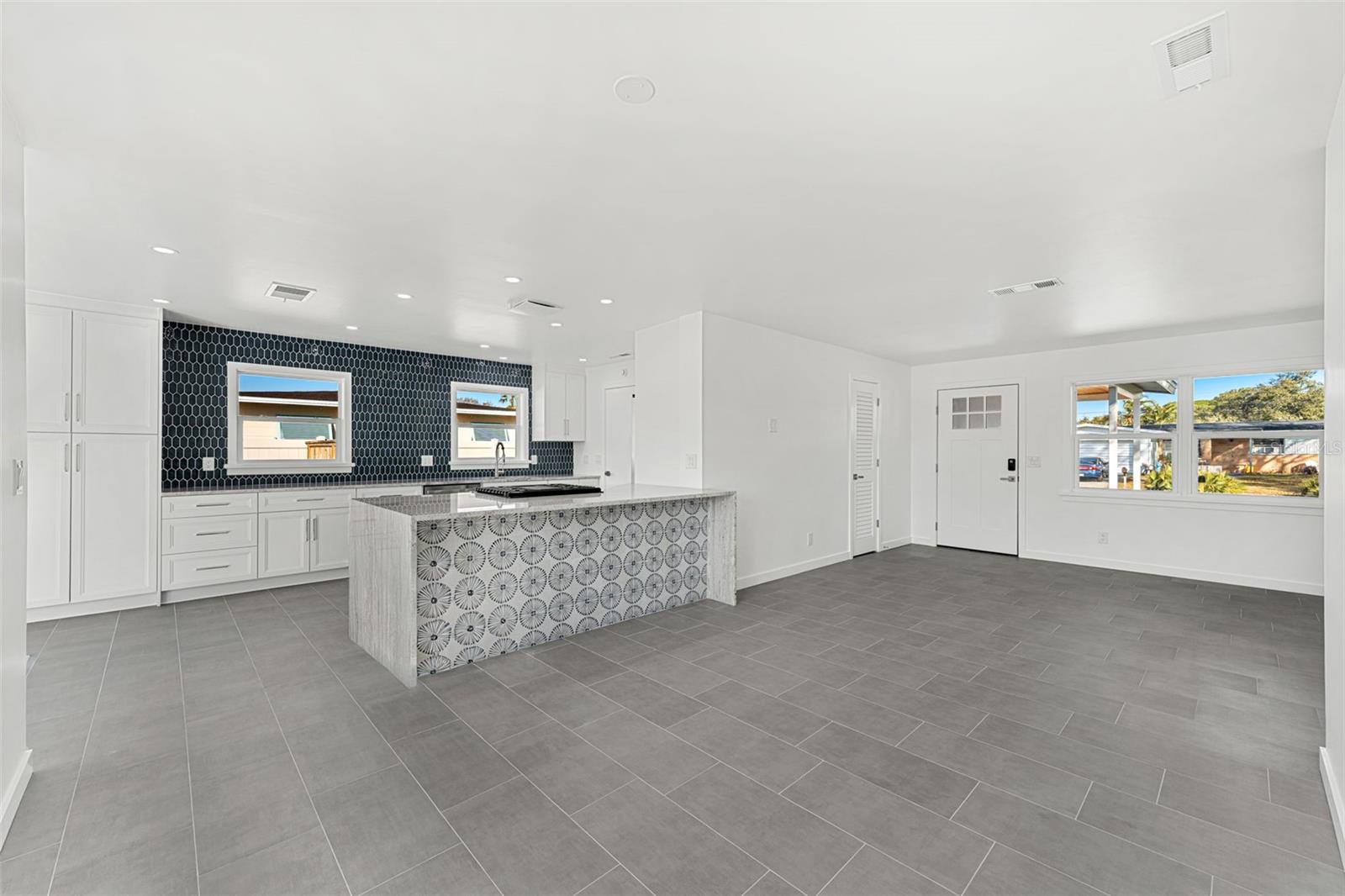 Image 9 of 38 For 235 Eyre Avenue