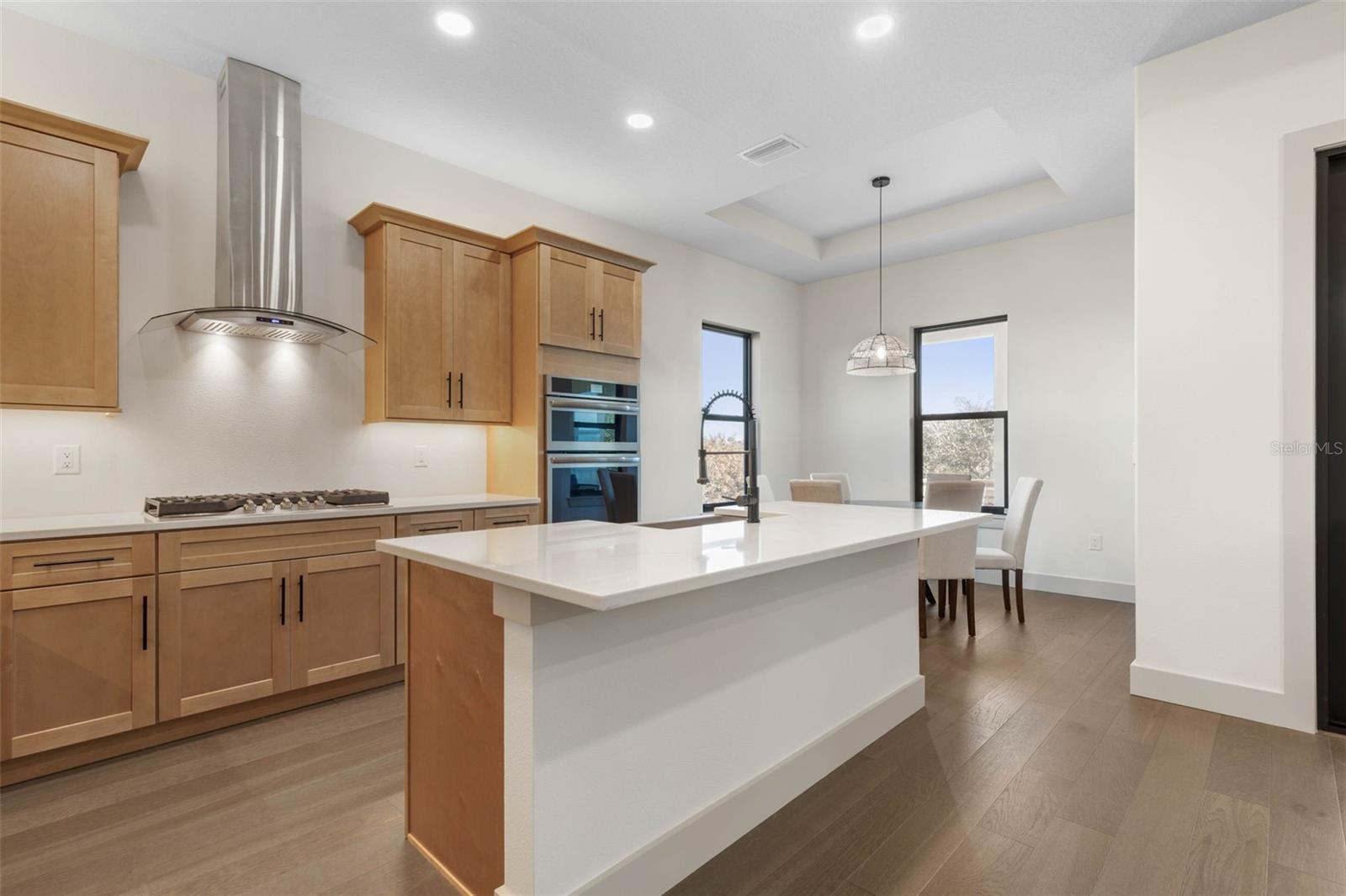 Image 10 of 75 For 2643 Lakeshore Drive