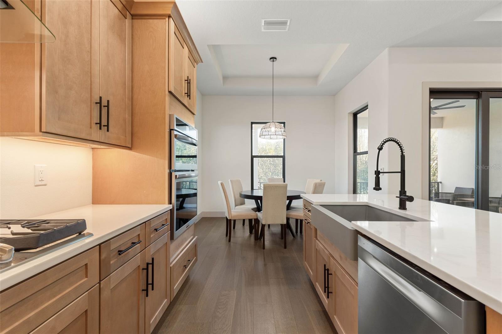 Image 15 of 75 For 2643 Lakeshore Drive