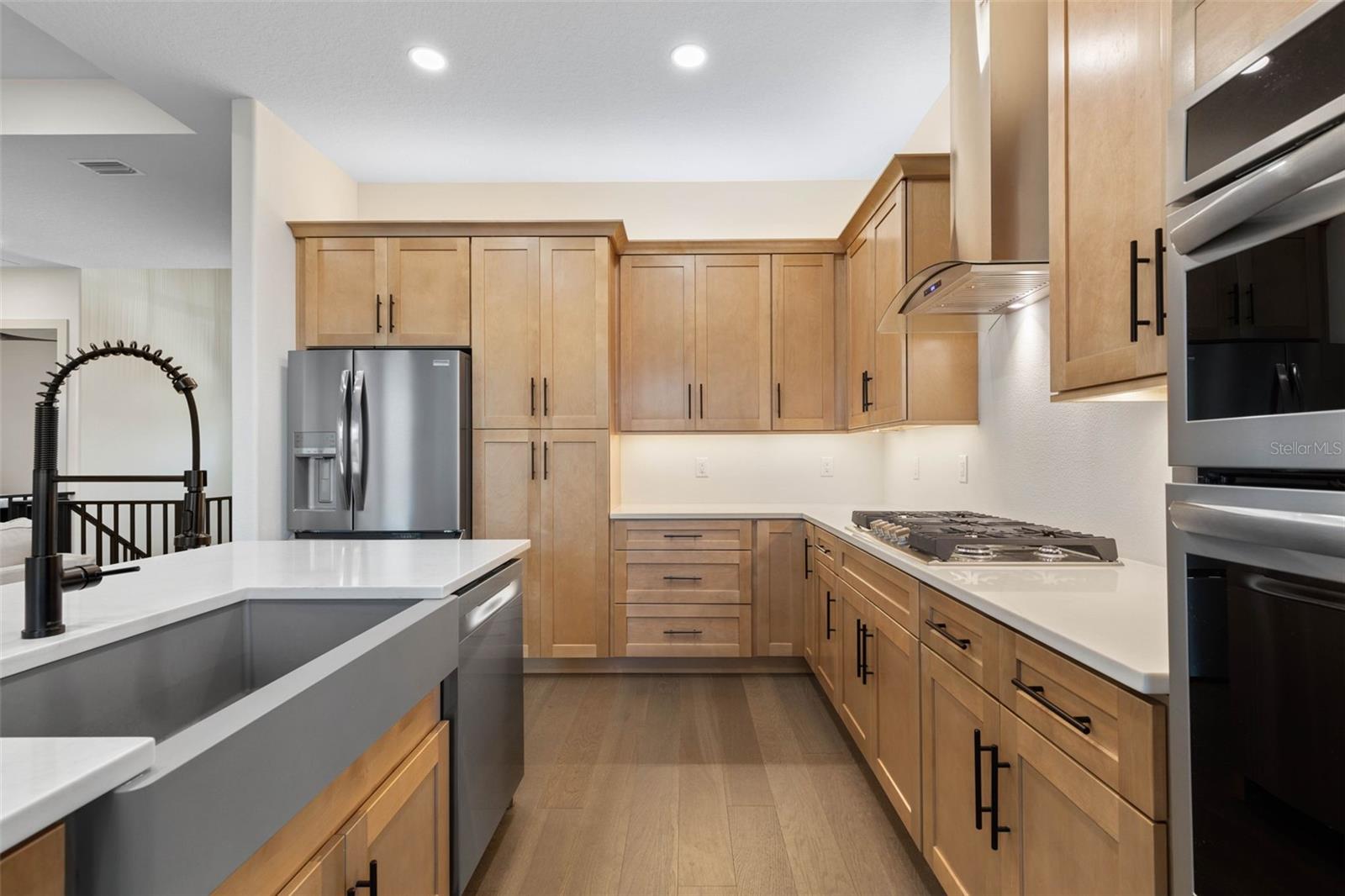 Image 17 of 75 For 2643 Lakeshore Drive