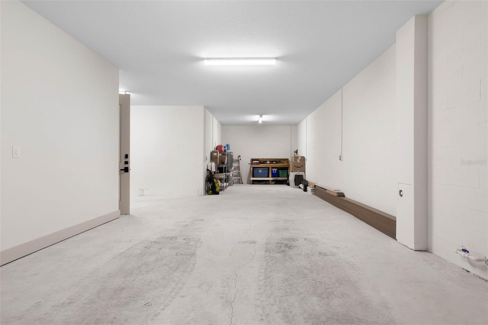 Image 45 of 75 For 2643 Lakeshore Drive