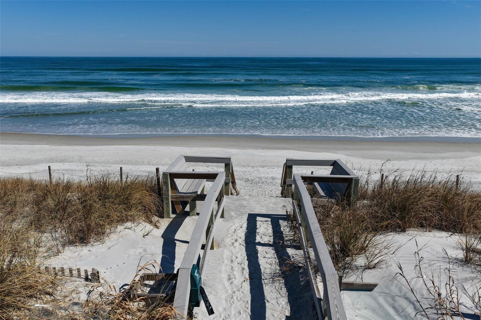 Image 5 of 75 For 2643 Lakeshore Drive