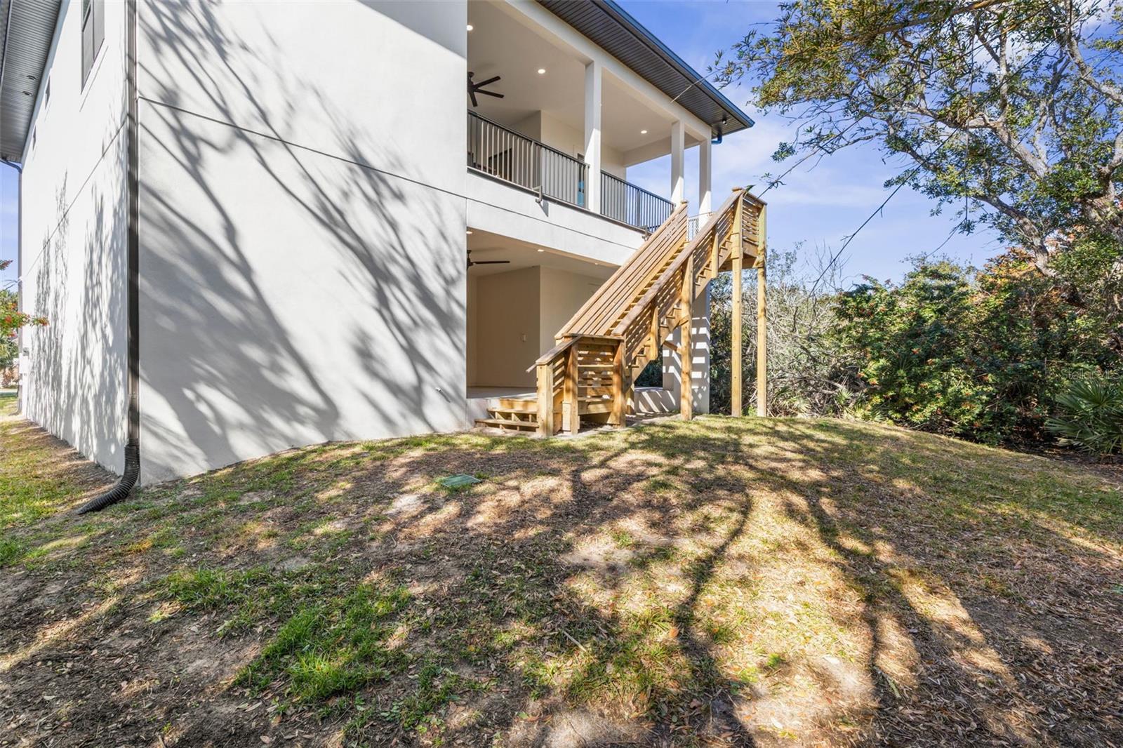 Image 54 of 75 For 2643 Lakeshore Drive