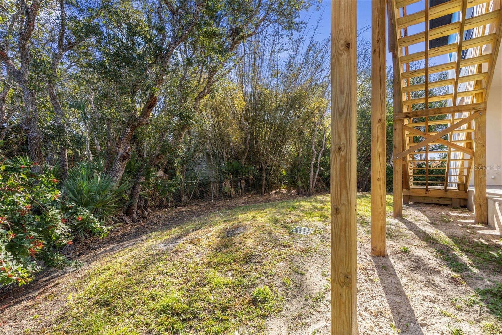 Image 56 of 75 For 2643 Lakeshore Drive