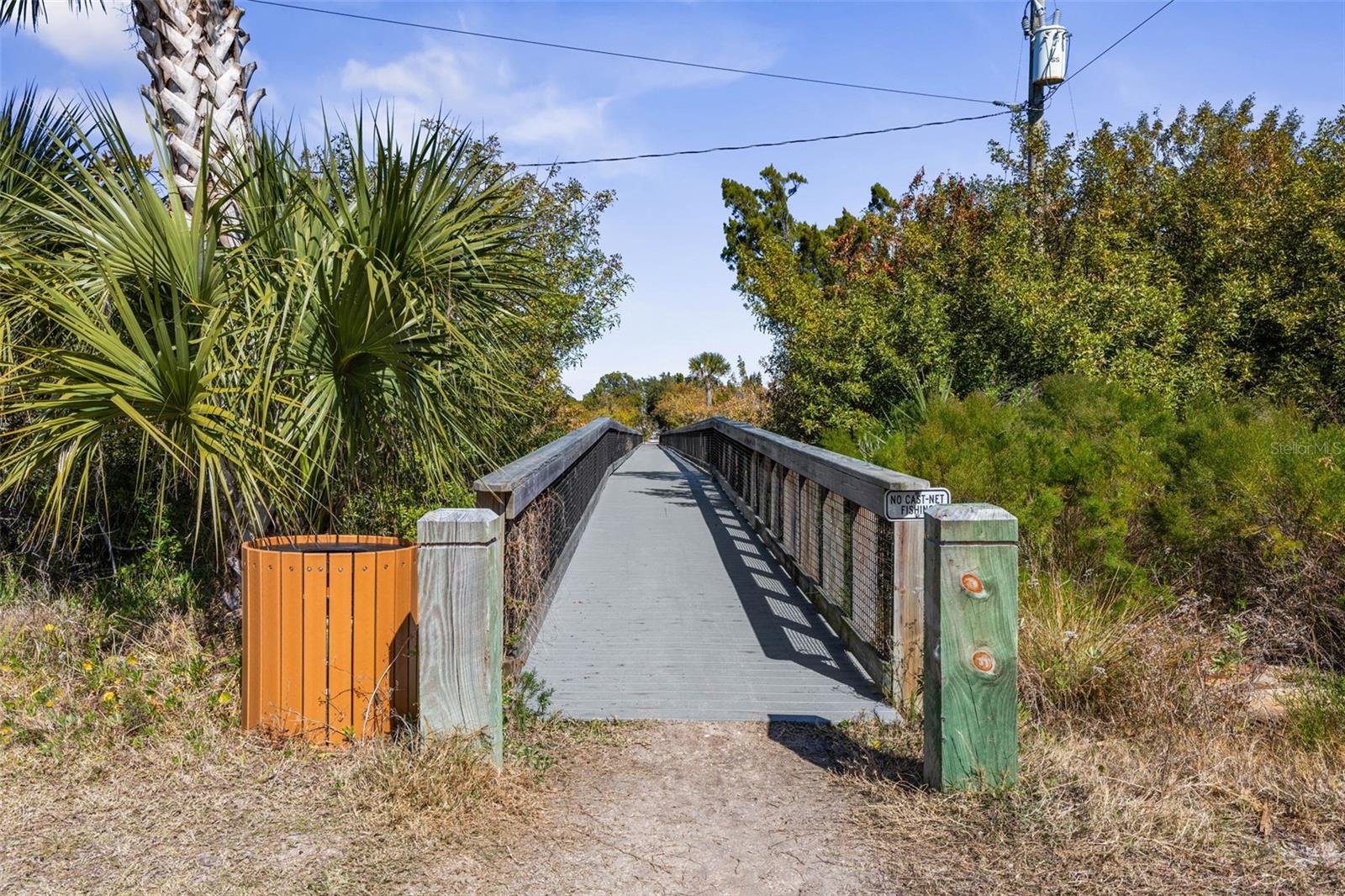 Image 57 of 75 For 2643 Lakeshore Drive