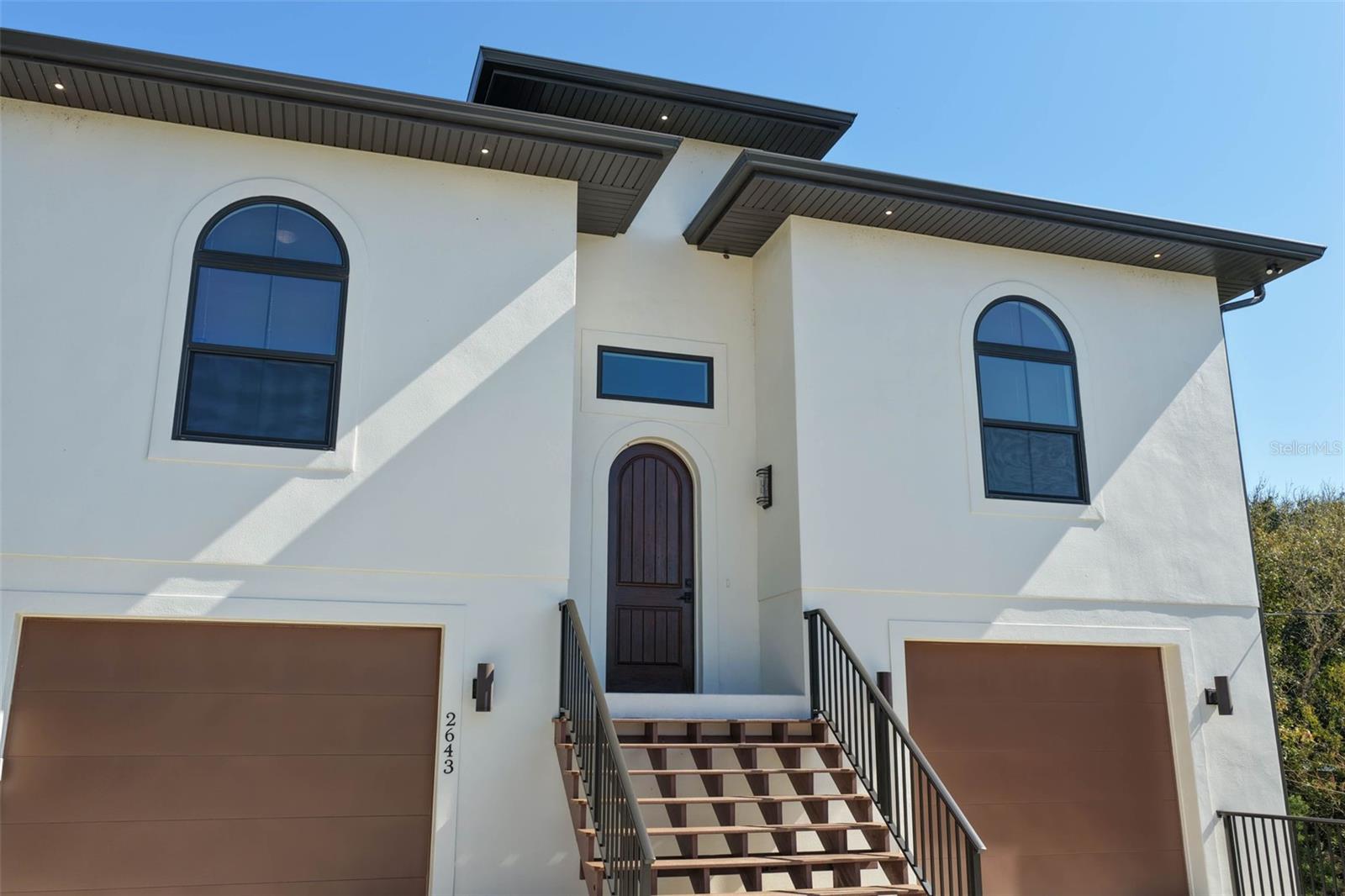 Image 60 of 75 For 2643 Lakeshore Drive