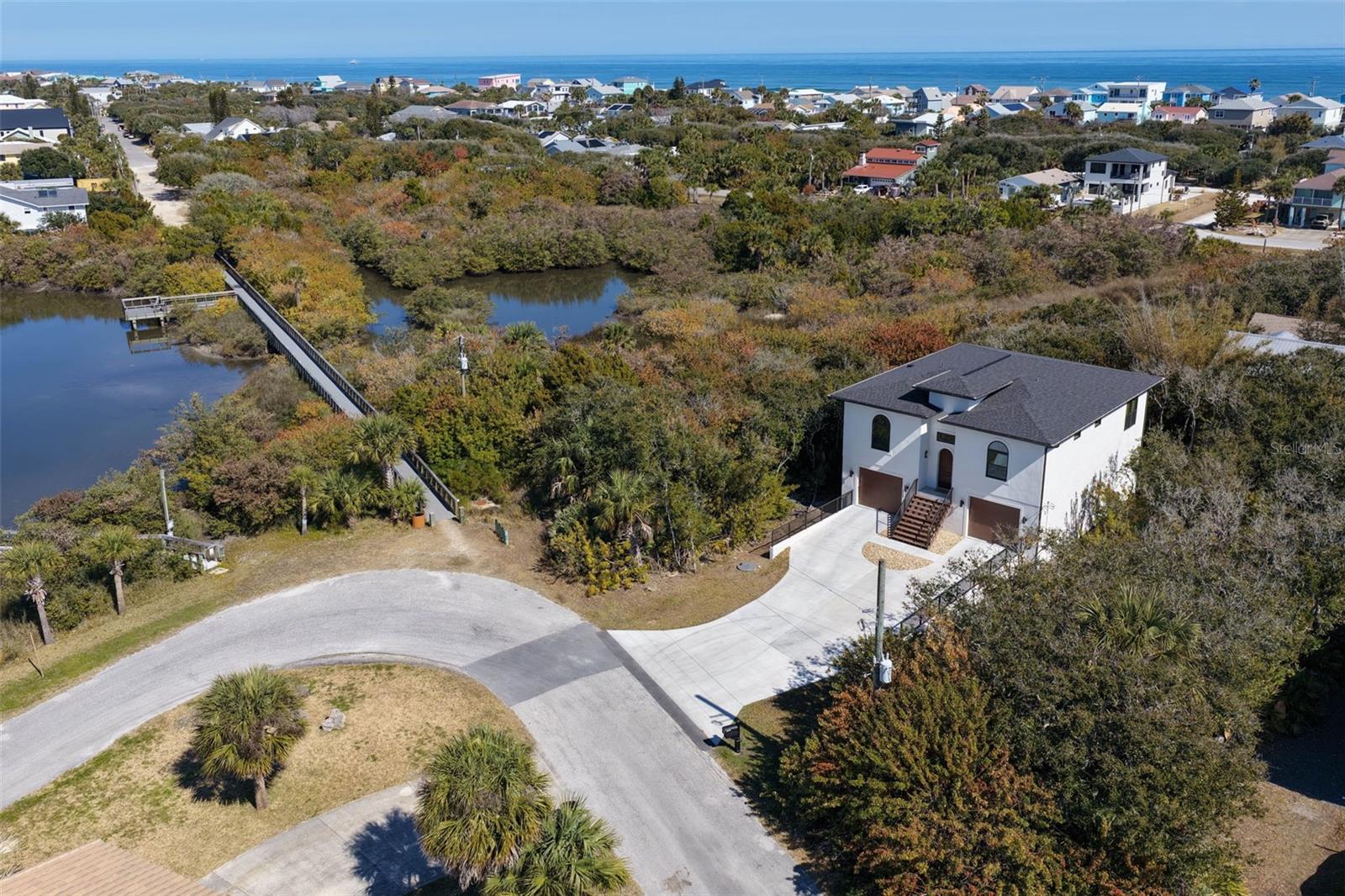 Image 62 of 75 For 2643 Lakeshore Drive