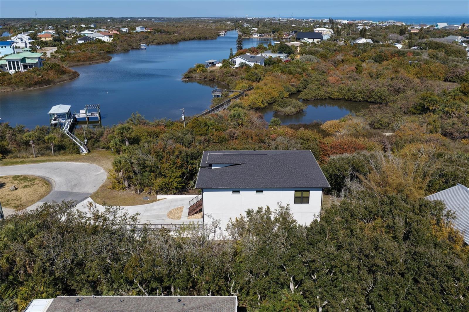 Image 63 of 75 For 2643 Lakeshore Drive