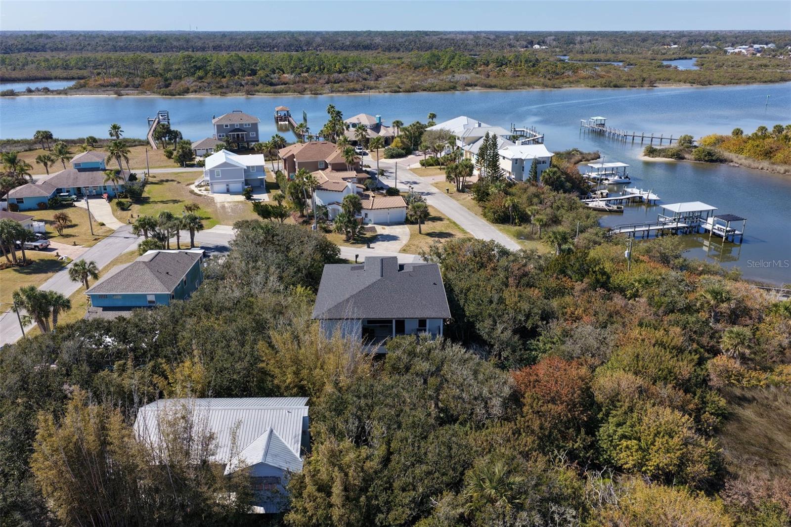 Image 65 of 75 For 2643 Lakeshore Drive