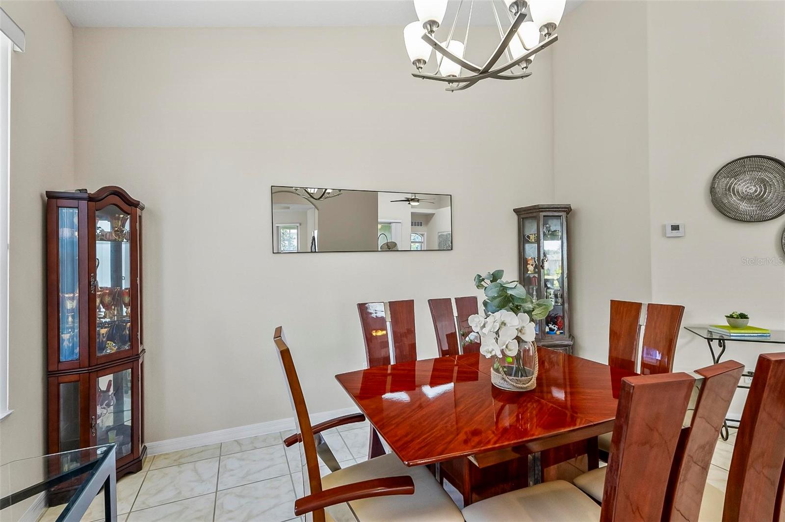 Image 12 of 52 For 19 Raintree Circle