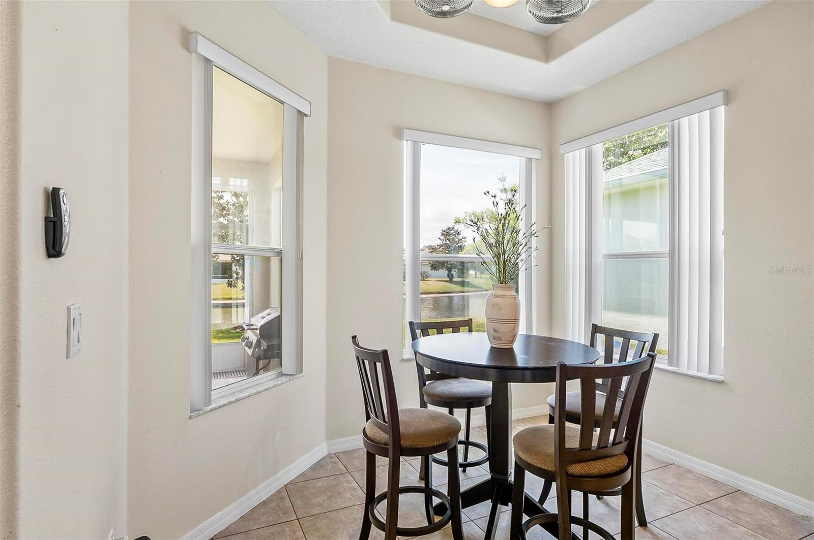 Image 15 of 52 For 19 Raintree Circle