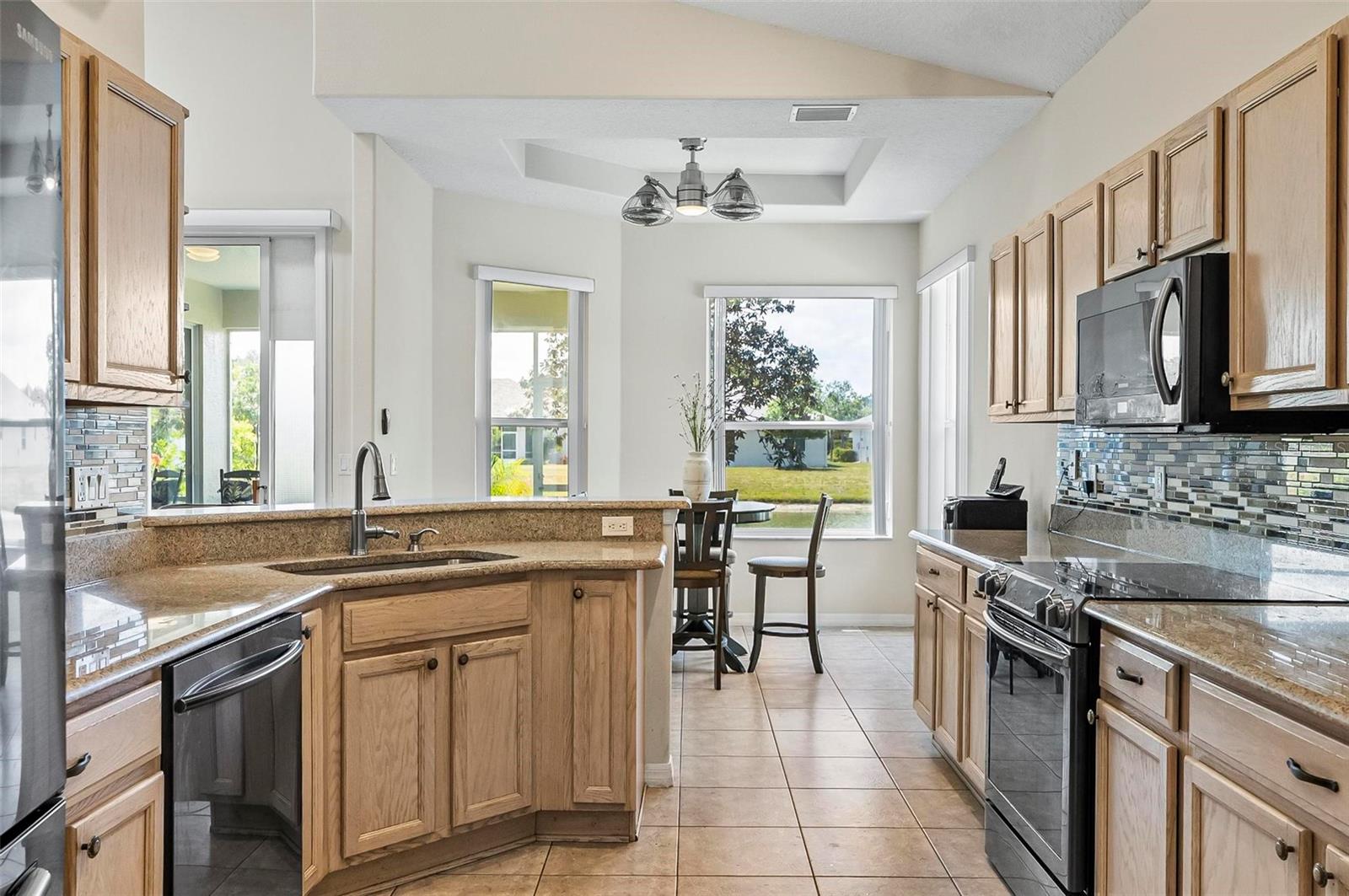 Image 17 of 52 For 19 Raintree Circle