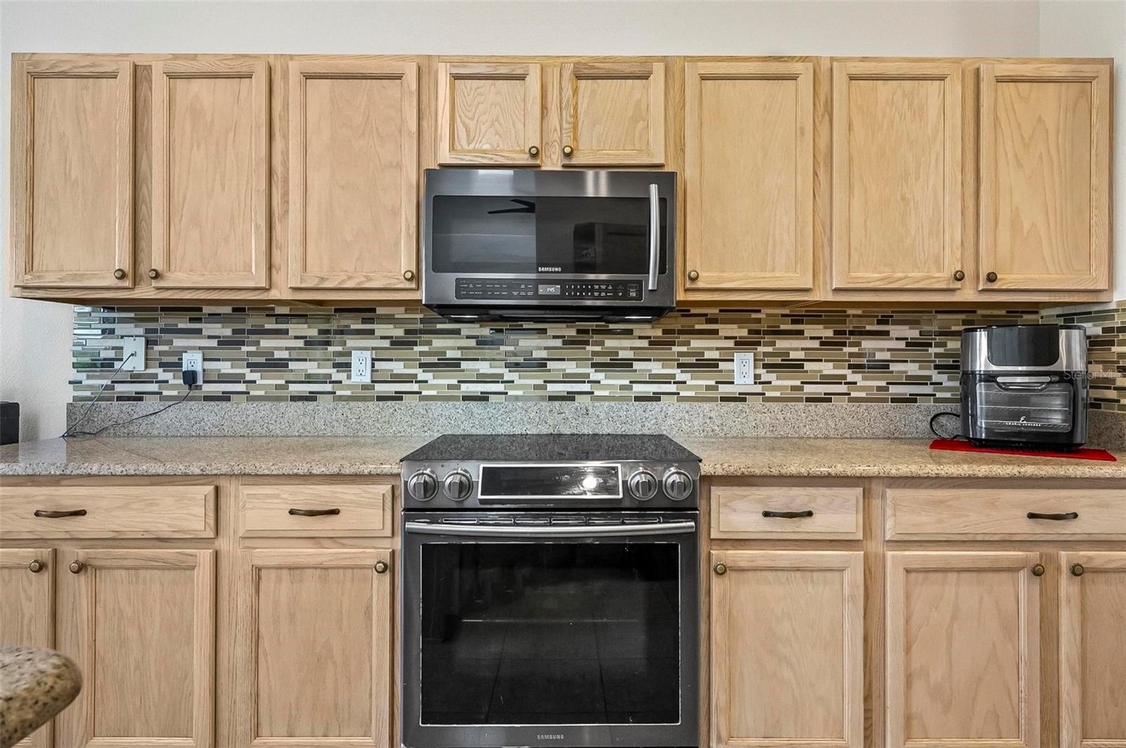 Image 19 of 52 For 19 Raintree Circle