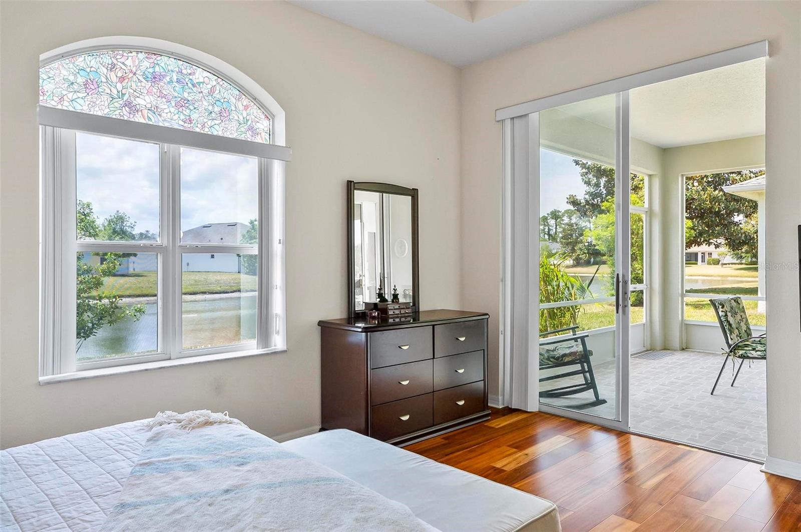 Image 31 of 52 For 19 Raintree Circle