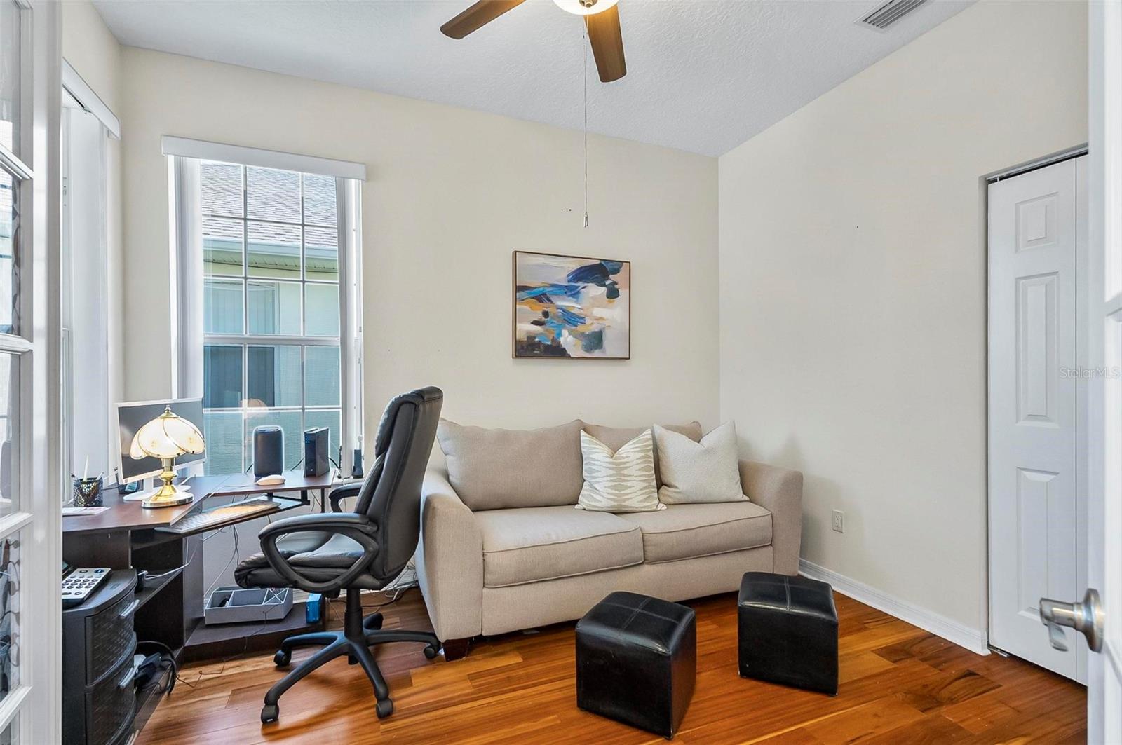 Image 35 of 52 For 19 Raintree Circle