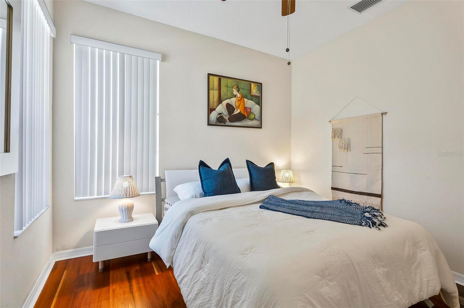 Image 41 of 52 For 19 Raintree Circle