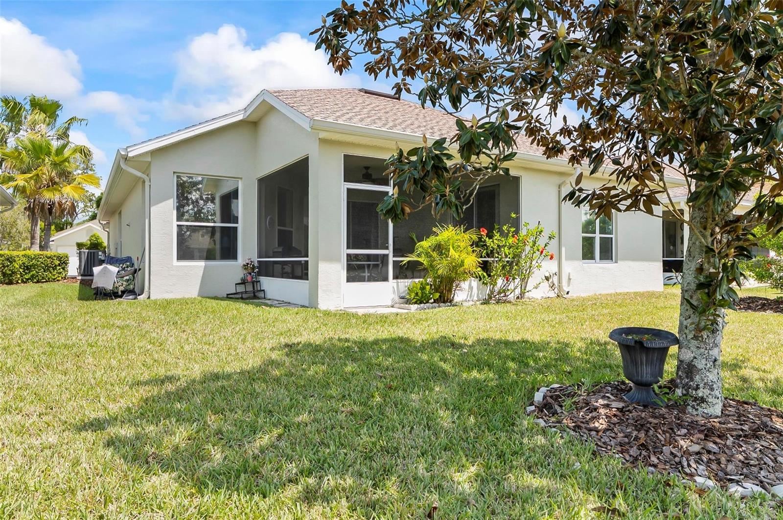 Image 43 of 52 For 19 Raintree Circle