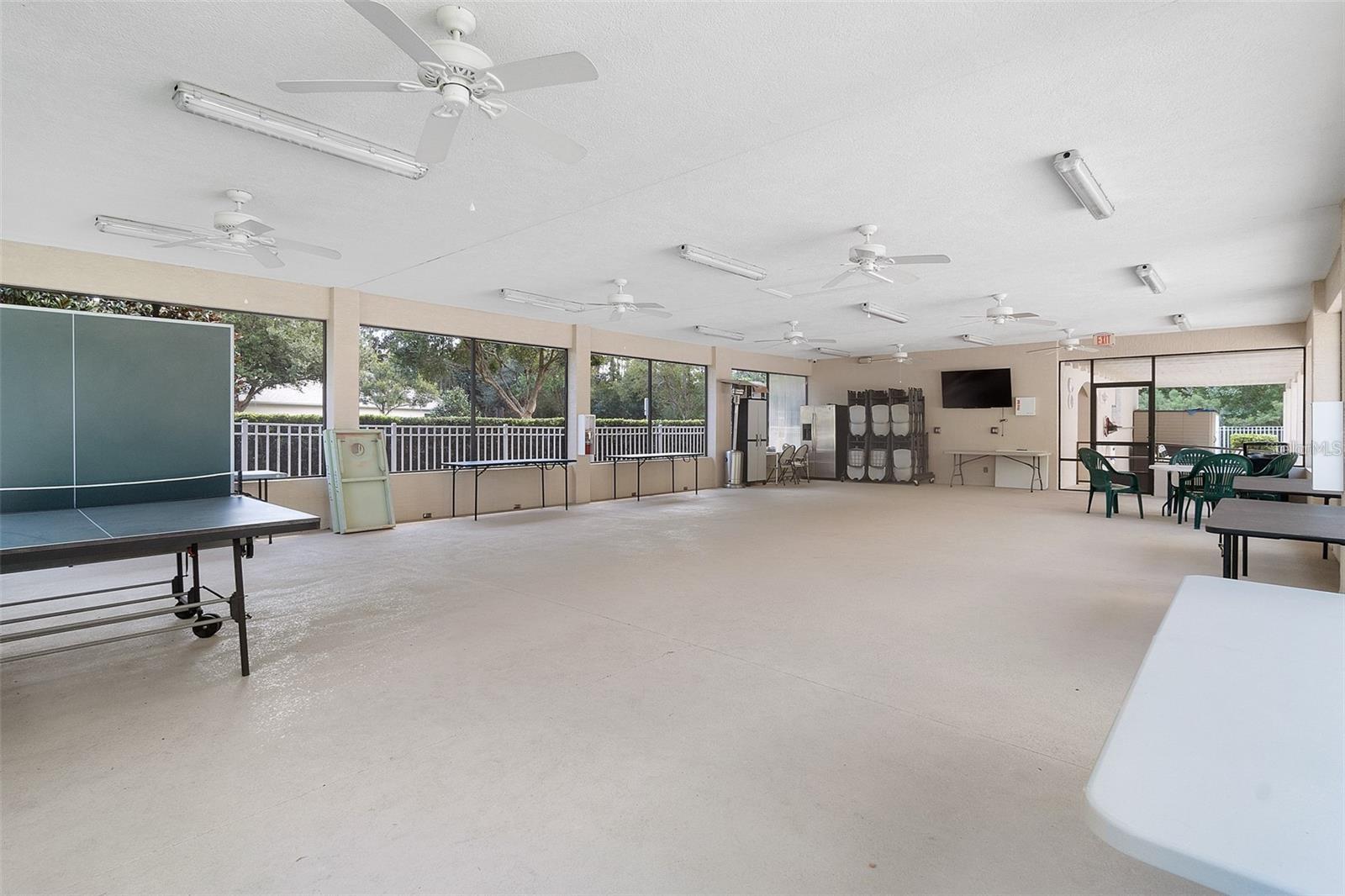 Image 51 of 52 For 19 Raintree Circle