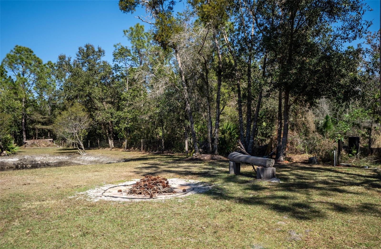 Image 24 of 81 For 20963 Colonial Drive