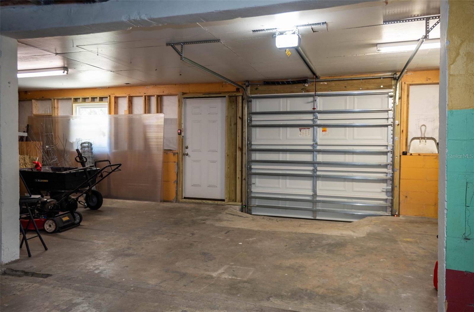 Image 29 of 81 For 20963 Colonial Drive