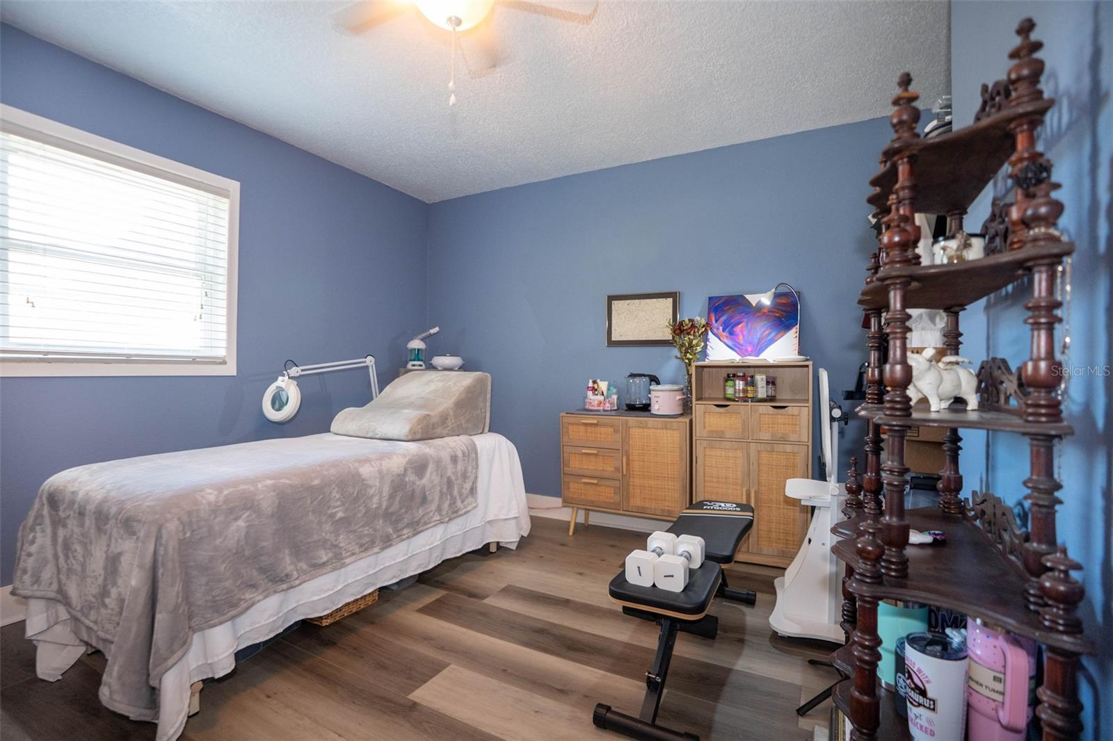 Image 3 of 81 For 20963 Colonial Drive