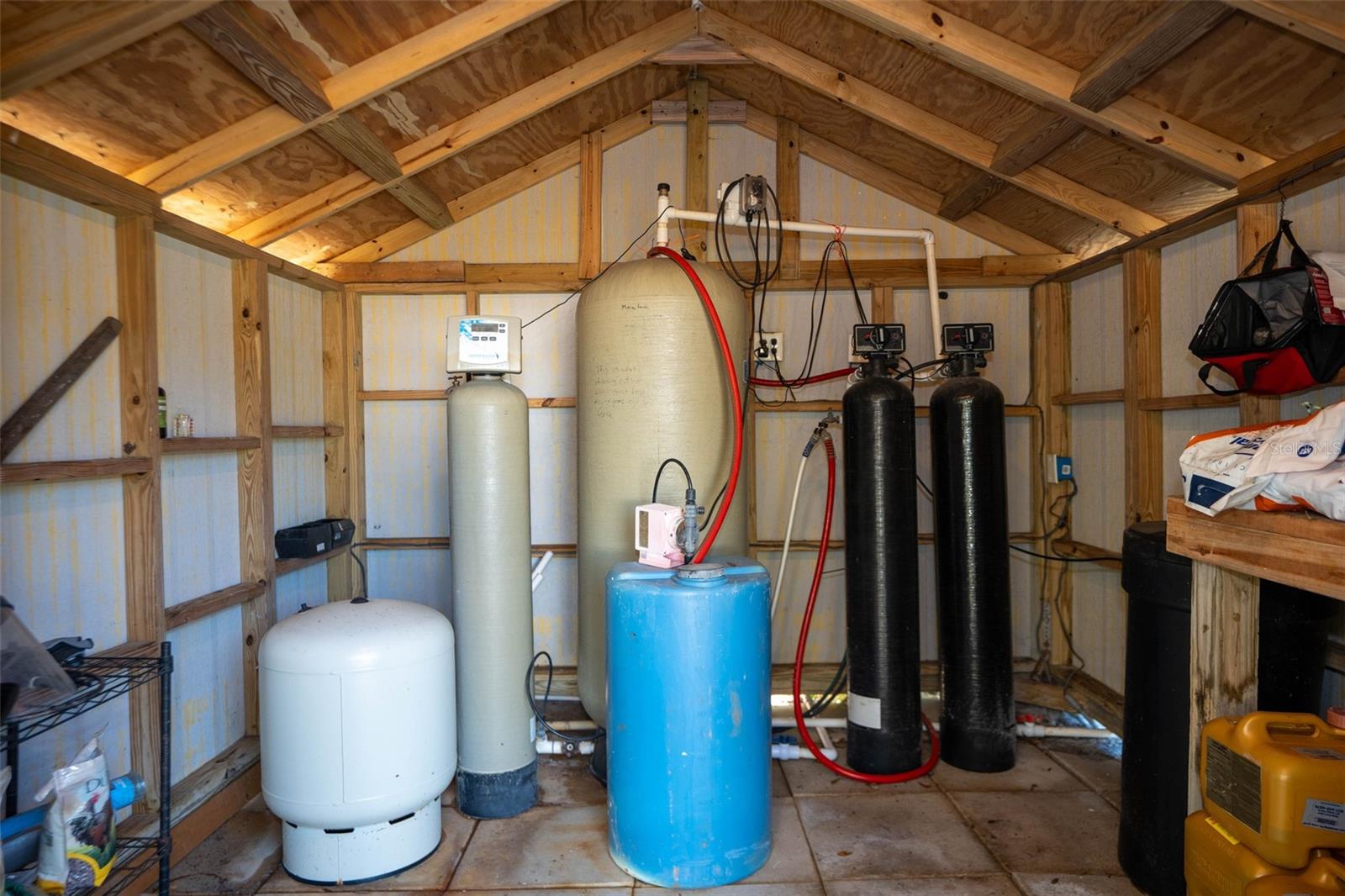 Image 38 of 81 For 20963 Colonial Drive