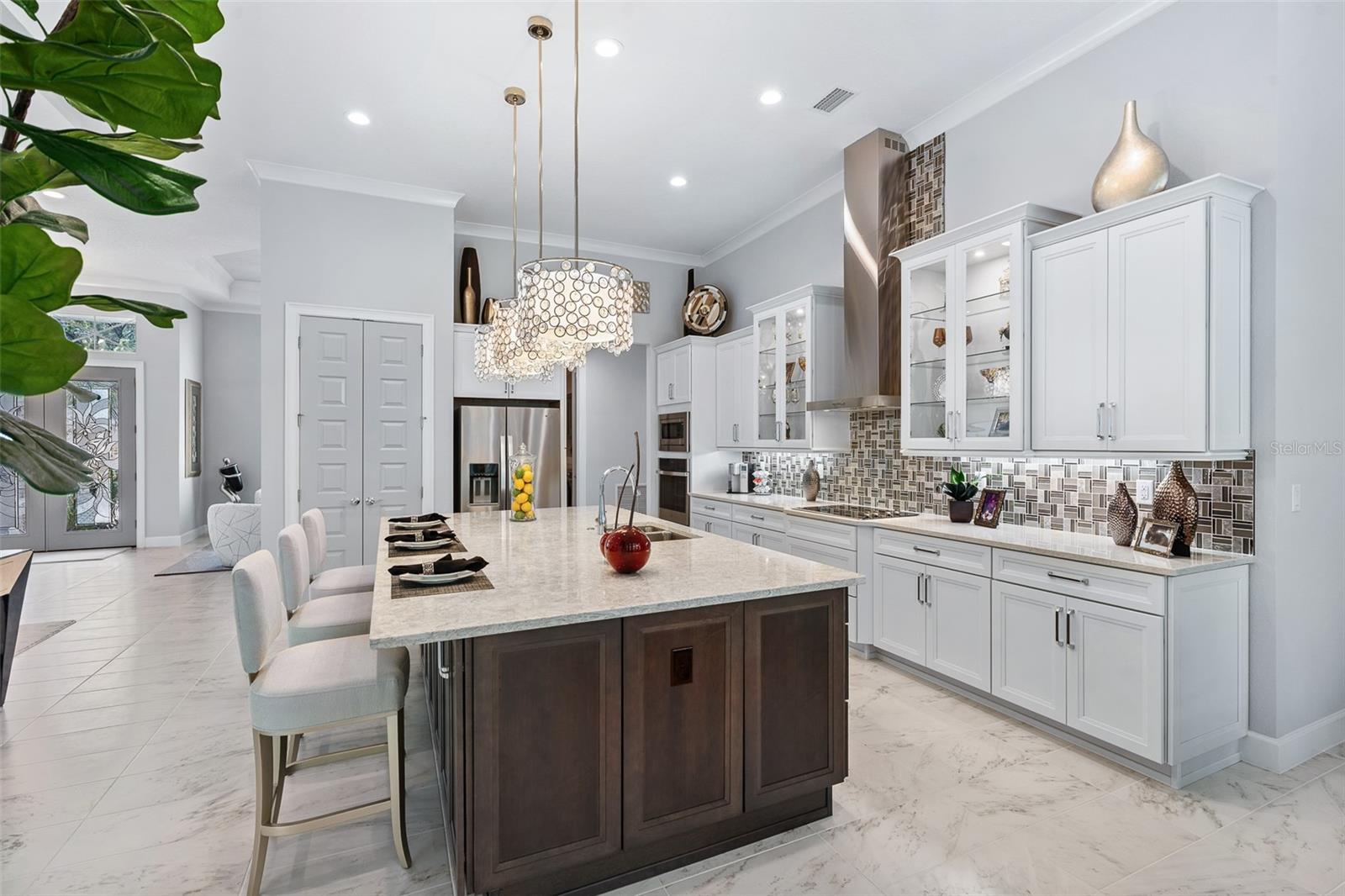 Listing photo id 17 for 272 Stirling Bridge Drive