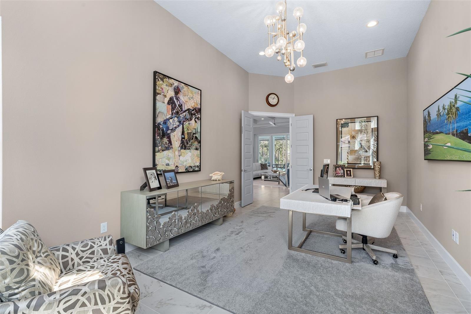 Listing photo id 26 for 272 Stirling Bridge Drive